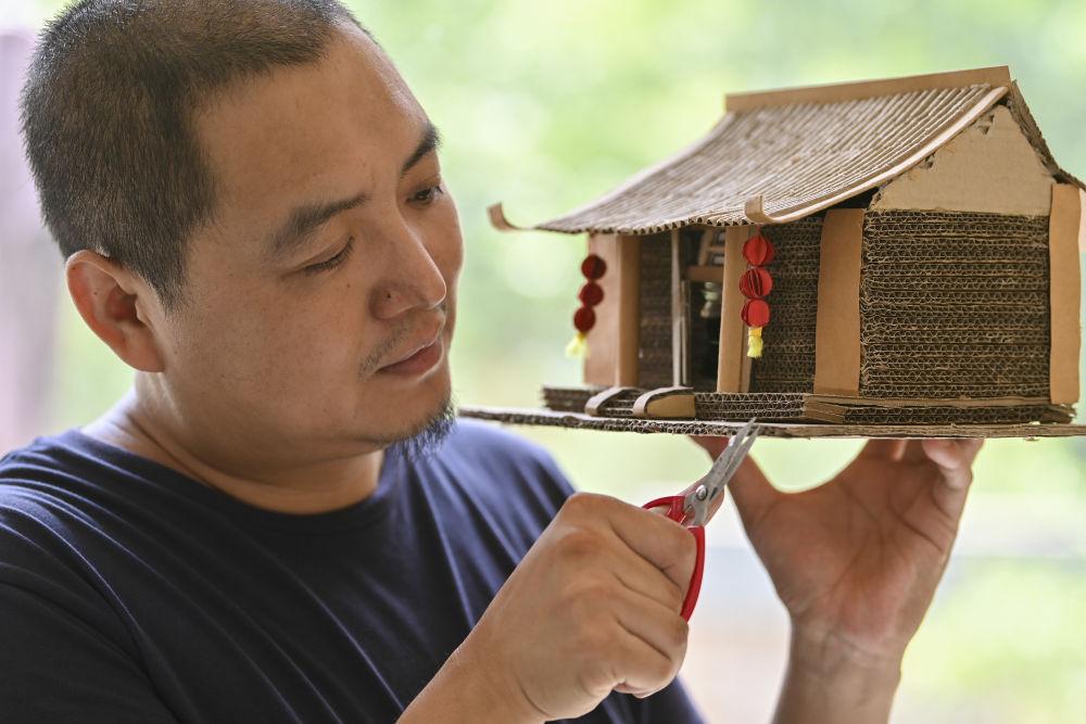 纸上有乾坤，看有人用瓦楞纸创造出迷你“山西”