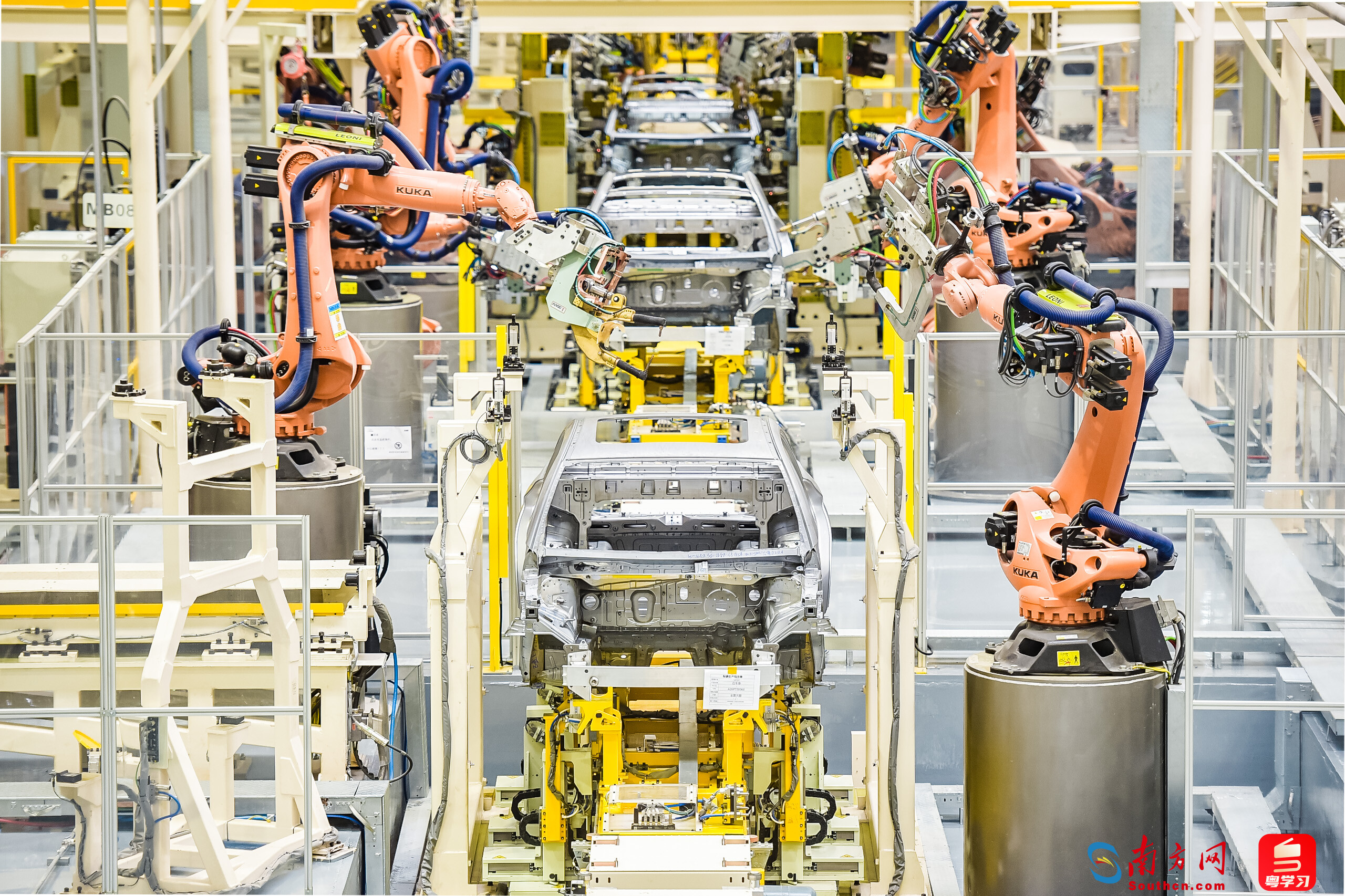 跟着总书记看中国