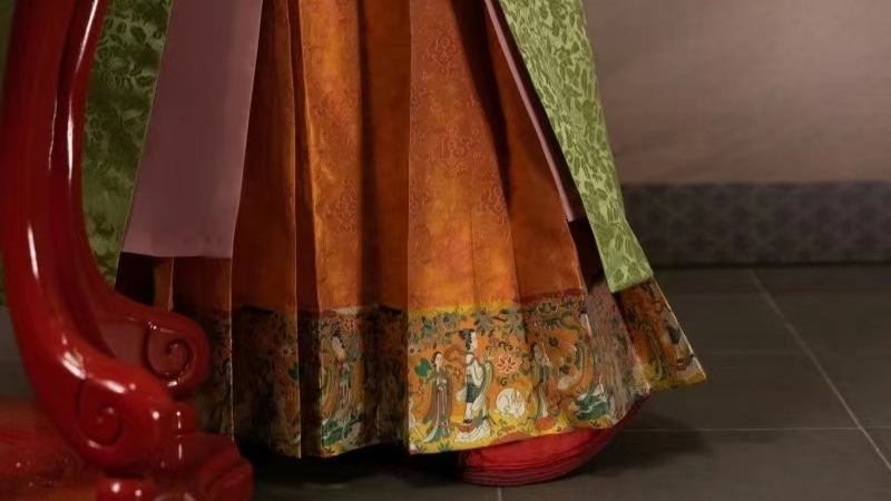 “新春战袍”销售额超过3亿元，汉服款式这么多，为什么只有马面裙爆火出圈？