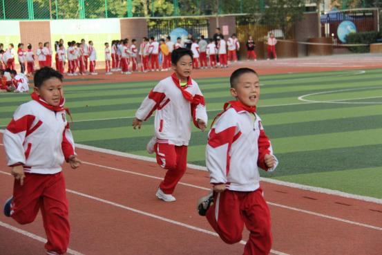 西安经开第14小学开幕式表演,西安经开第四小学校运会开幕式