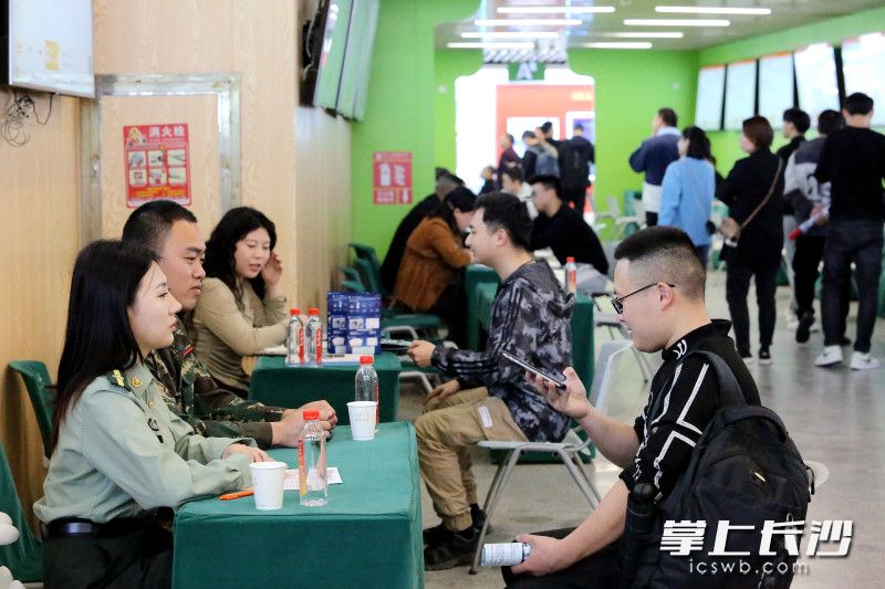 退役军人帮扶上岗,保障退役军人就业创业