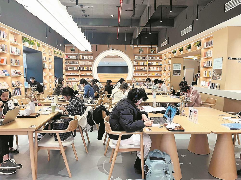 如何打造校园文化凝练学校精神,打造校园文化众创空间