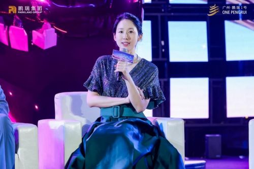 杰夫昆斯圣心五件,杰夫昆斯小狗雕塑